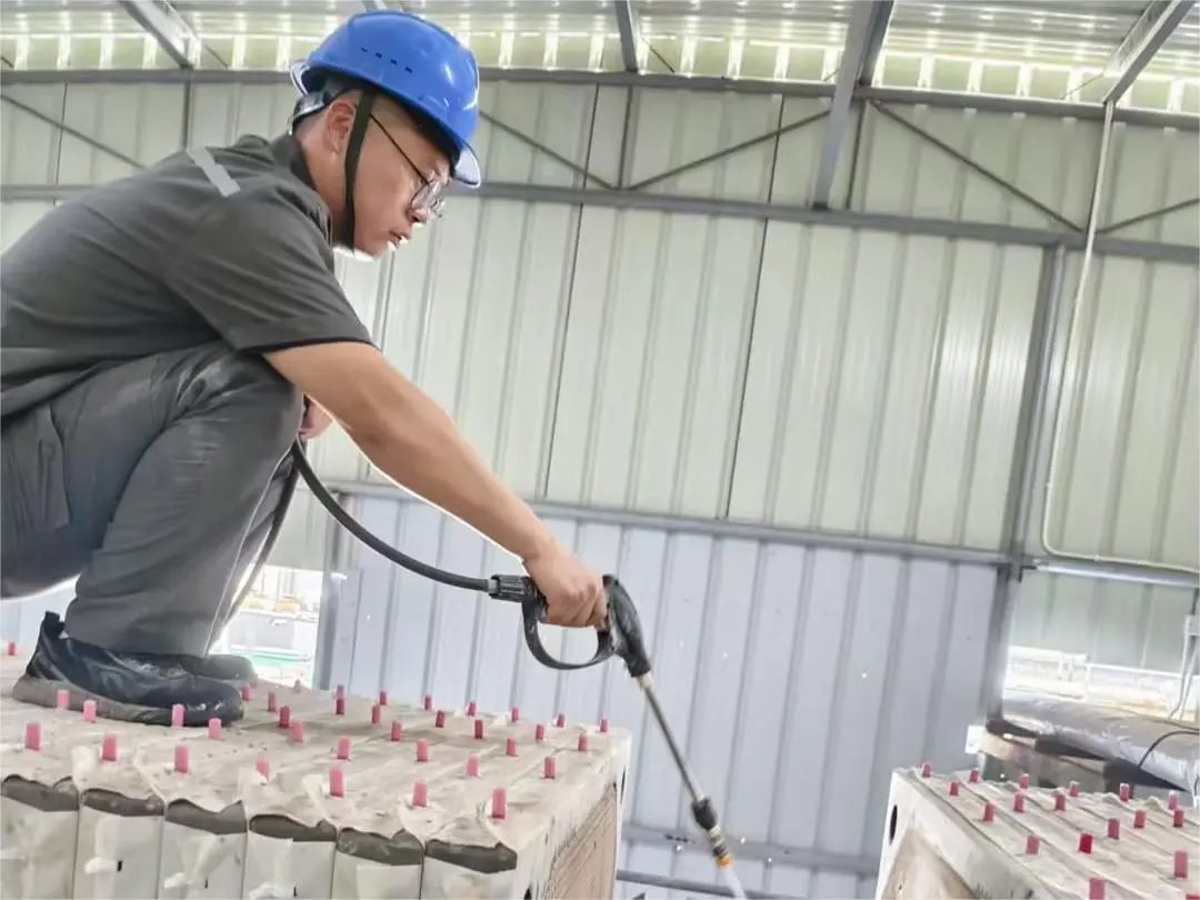 1752561660416593.jpg 1752561660416593.jpg